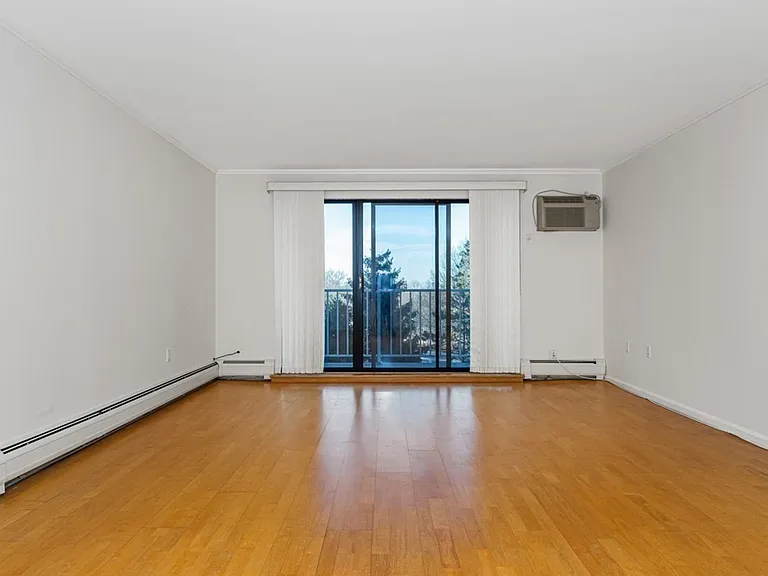 151 Coolidge Ave #303 — Photo 4