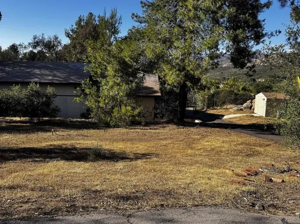 160 Scottford Dr, El Cajon, CA 92021