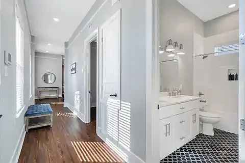 1918 Conti St — Photo 14