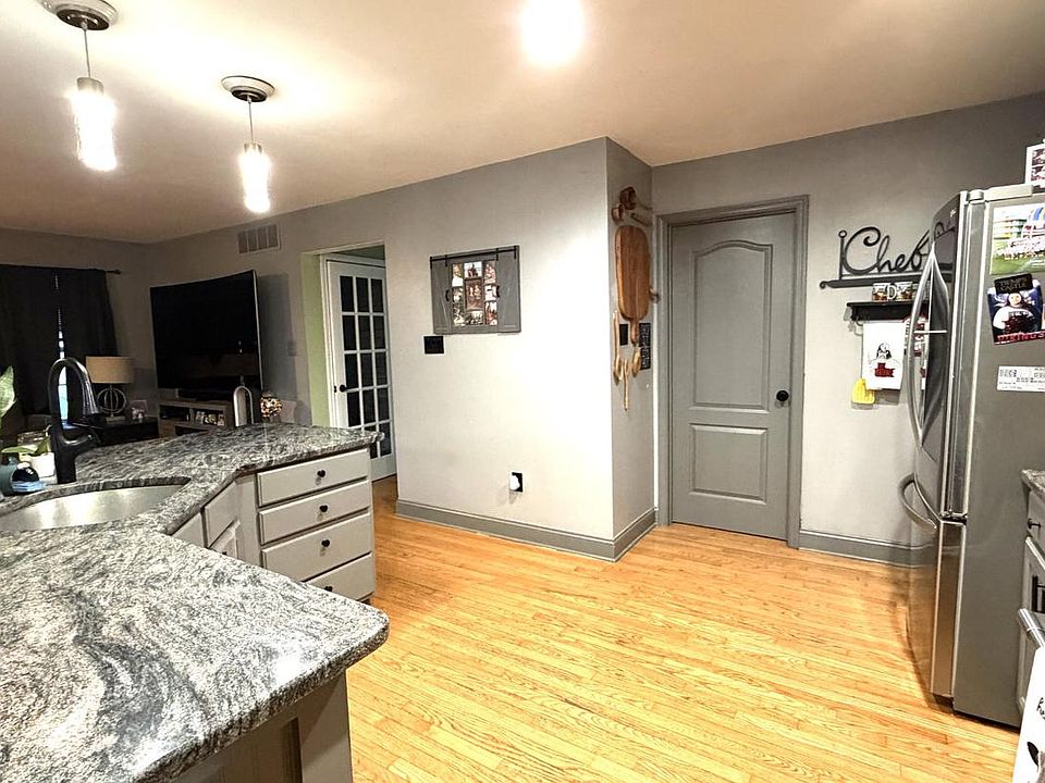 1st image of 124 Lincoln Ln