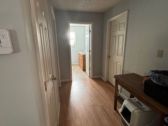 5th image of 806 Fyler Rd