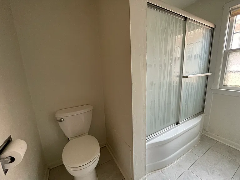 206 N 68th St #2 — Photo 14