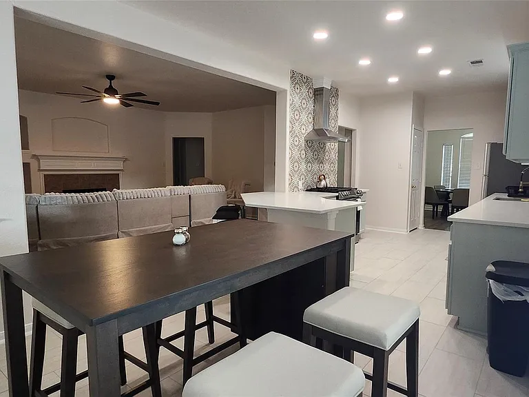 17238 Maple Hollow Dr — Photo 12