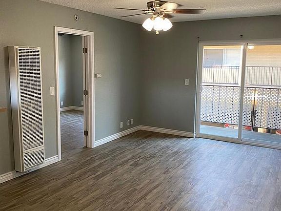 4th image of 13630 Doty Ave #7