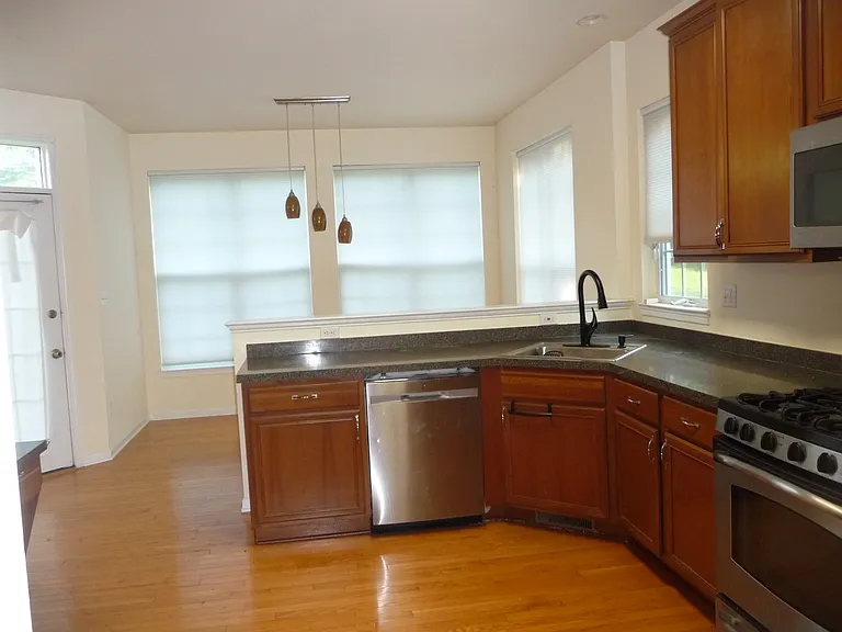 220 Roosevelt Dr — Photo 8