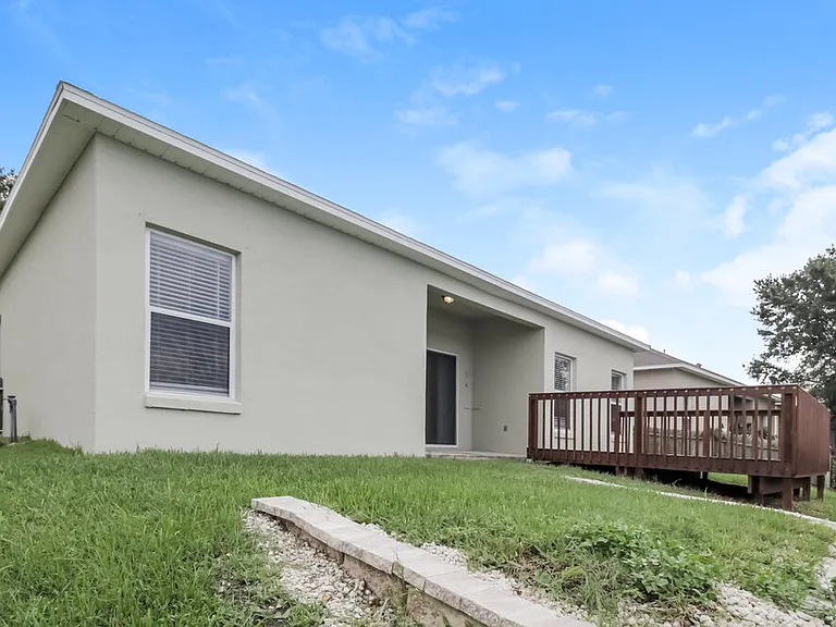 4244 Waterside Pointe Cir — Photo 16