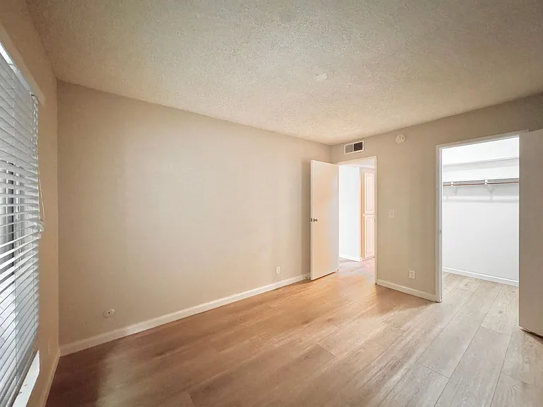 2811-15 E Street — Photo 10