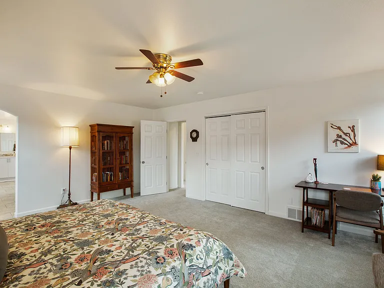 705 Valley View Dr — Photo 21