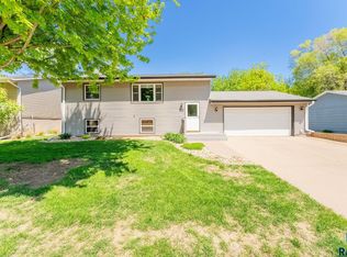 6500 W Cheyenne Dr, Sioux Falls, SD 57106