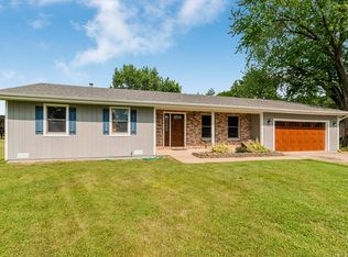 654 Eunice Cv, Somonauk, IL 60552
