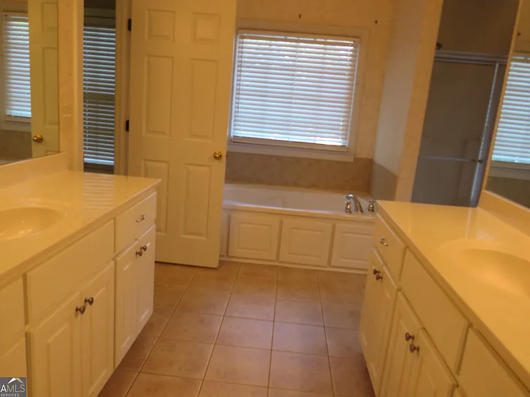 2205 Crescent Walk — Photo 49