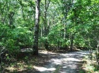 16 Dominy Ct, East Hampton, NY 11937