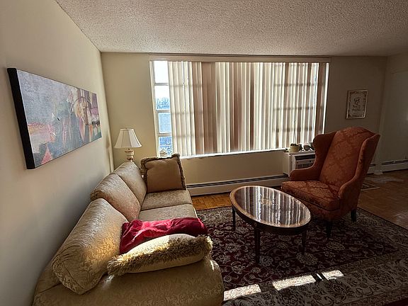 2nd image of 1030 E Lancaster Ave APT 619