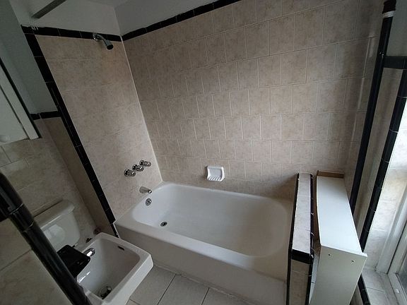 3rd image of 32 Joralemon St APT 111