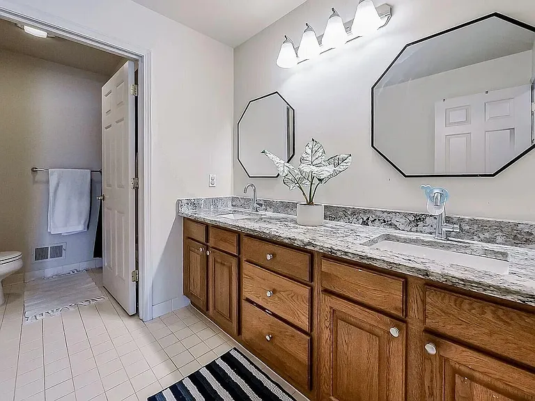 22646 Autumn Park Blvd — Photo 37