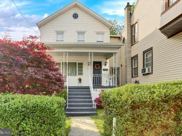 526 E Market St, Pottsville, PA 17901