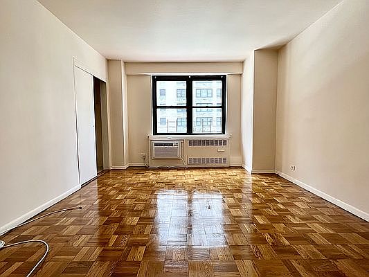 5th image of 399 E 72nd St APT 4E