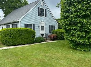 82 Broadway APT F, Amityville, NY 11701