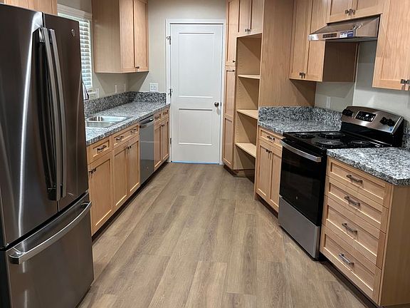 3rd image of 1182 Franklin Ave