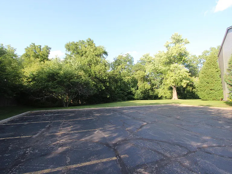 727 Elm Ln #206 — Photo 16