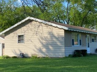 103 Bayview Rd, Fox River Grove, IL 60021