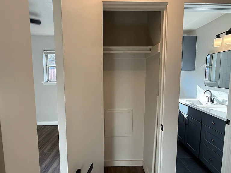 2209 Marshall Dr — Photo 12