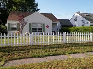 58 Nimitz Rd, Rumford, RI 02916