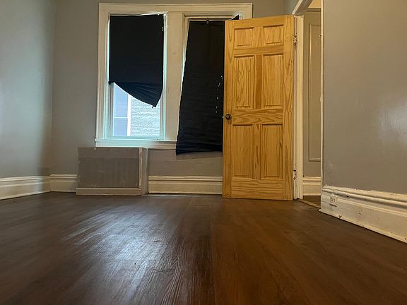 3rd image of 532 Van Nest Ave #1