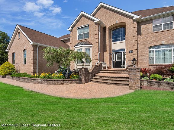 4th image of 1874 Charlton Cir