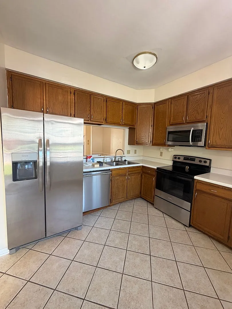301 Wrought Iron Bend (Smithy Glen) Yorktown 23693 — Photo 2