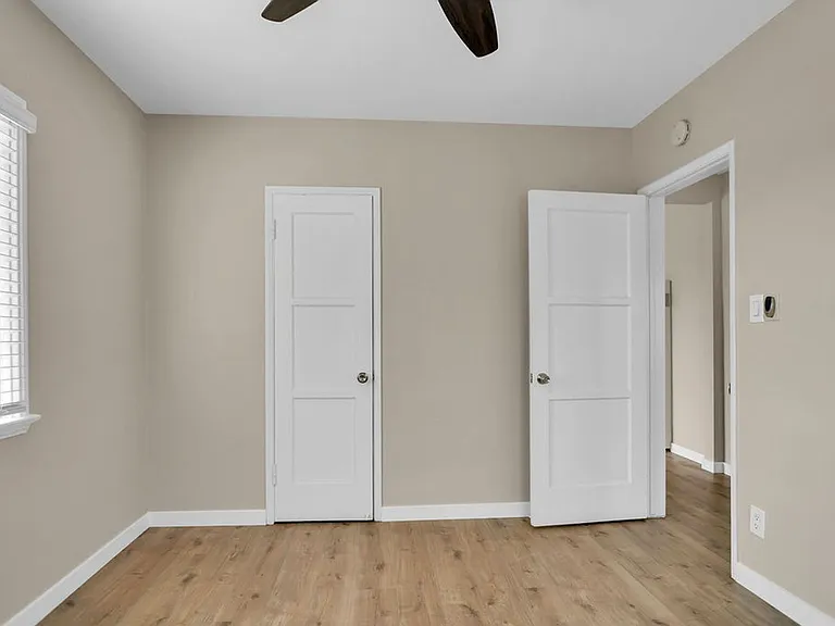 853 Emerald St — Photo 14