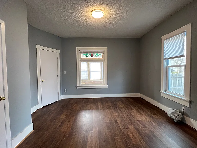 780 Dodd Rd — Photo 6