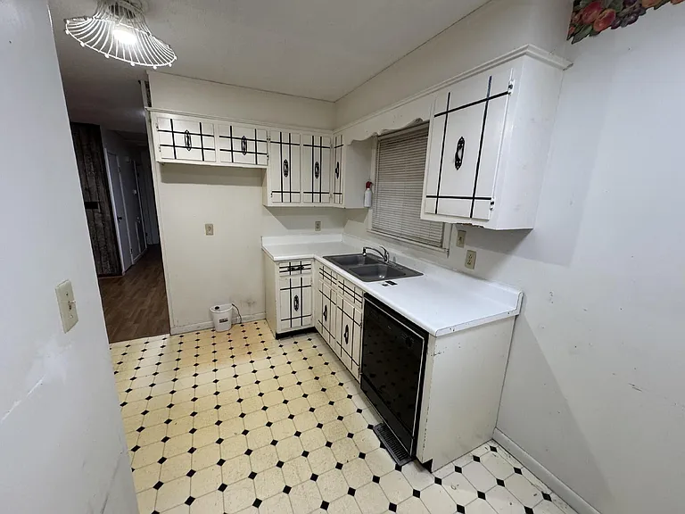 190 Croft Ave — Photo 11
