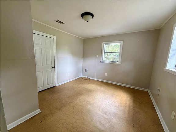 3rd image of 2708 Edgewood St