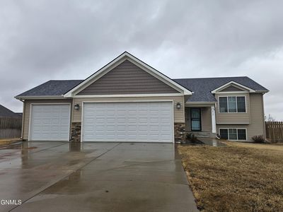 210 27th Ave NE, Watford City, ND, 58854