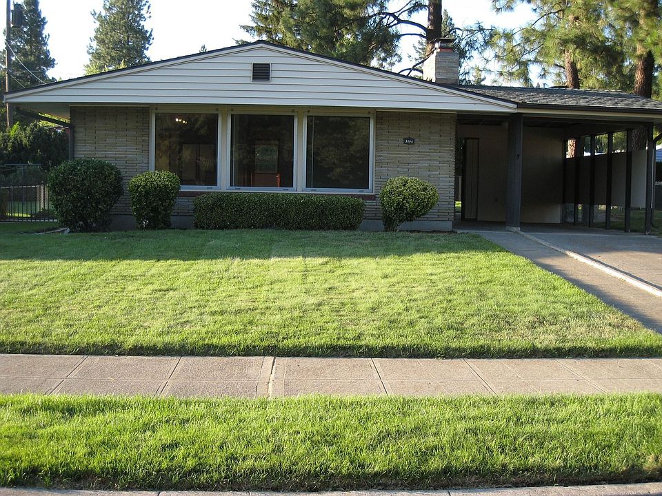 Death Forces Estate Sale of this lovely brick rancher