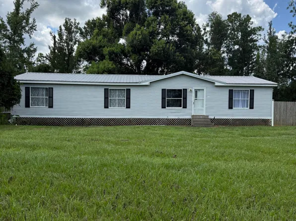 110 W Arm Dr, Wewahitchka, FL 32465