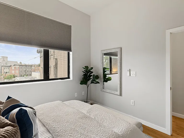 1720 Folsom St #B — Photo 27
