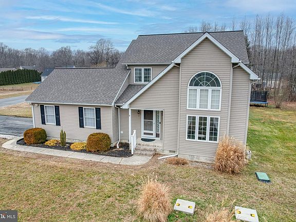 2nd image of 9 Canary Ct