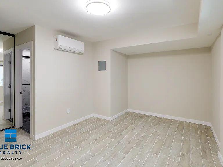 1035 N Hayworth Ave #100 — Photo 9