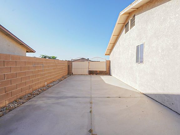 3rd image of 3027 W 27th Ln
