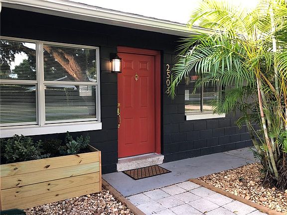 3rd image of 2503 E Kaley Ave