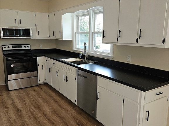 4th image of 115 Woodthrush Drive