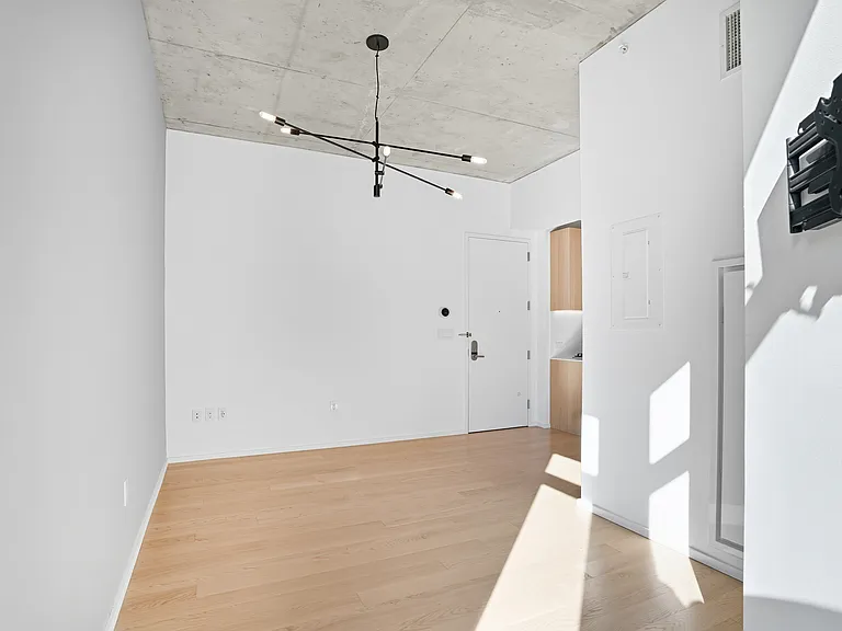 98 Front St #8S — Photo 4