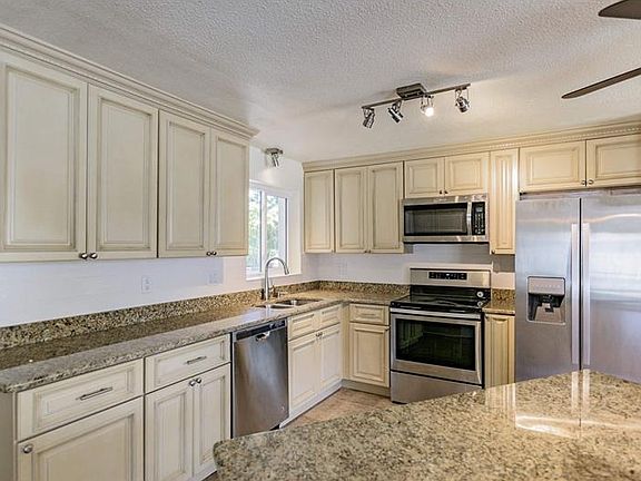 5th image of 1339 Windsor Dr