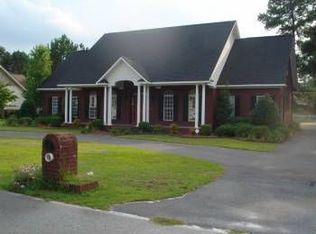 404 Chestnut St, Springfield, GA 31329