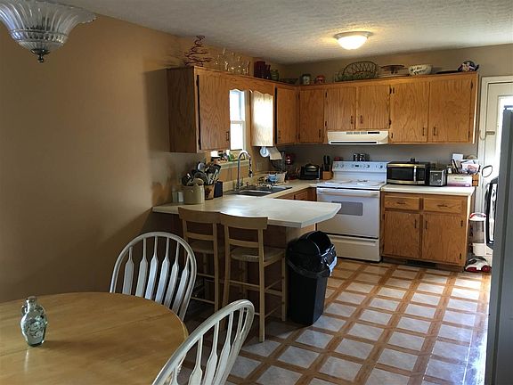 4th image of 65 Buckchaise Ln