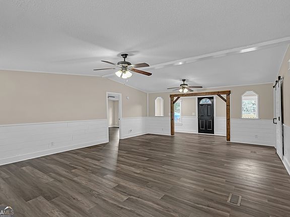 5th image of 46 Honeysuckle Dr SW