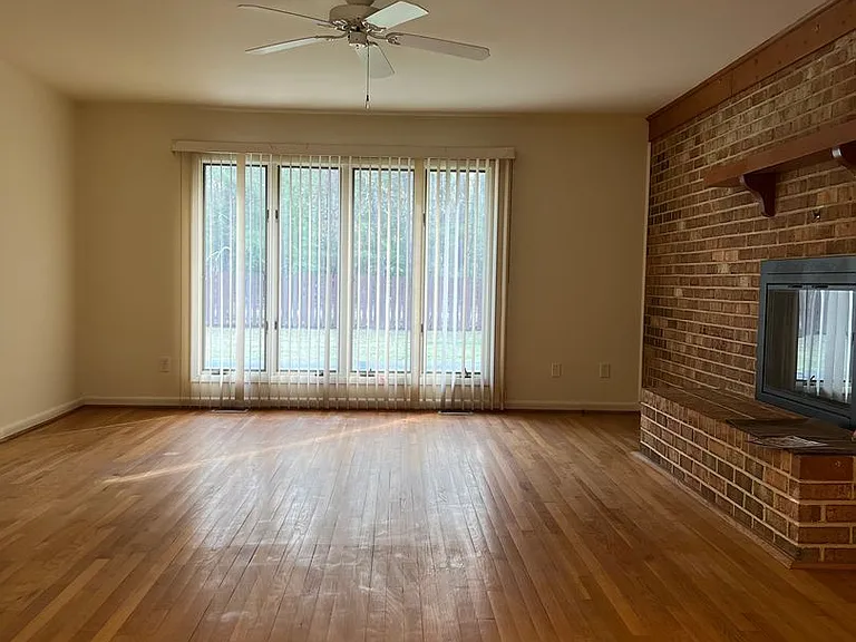 8 Butler Pl — Photo 6