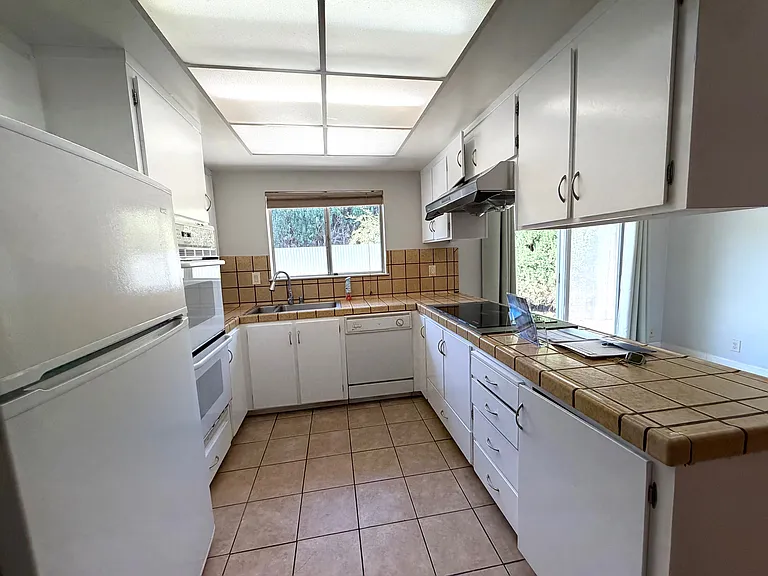 1565 Sonoma Dr — Photo 6